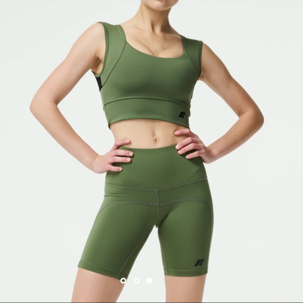 NWOT Forme Sculpt Short Sage XS